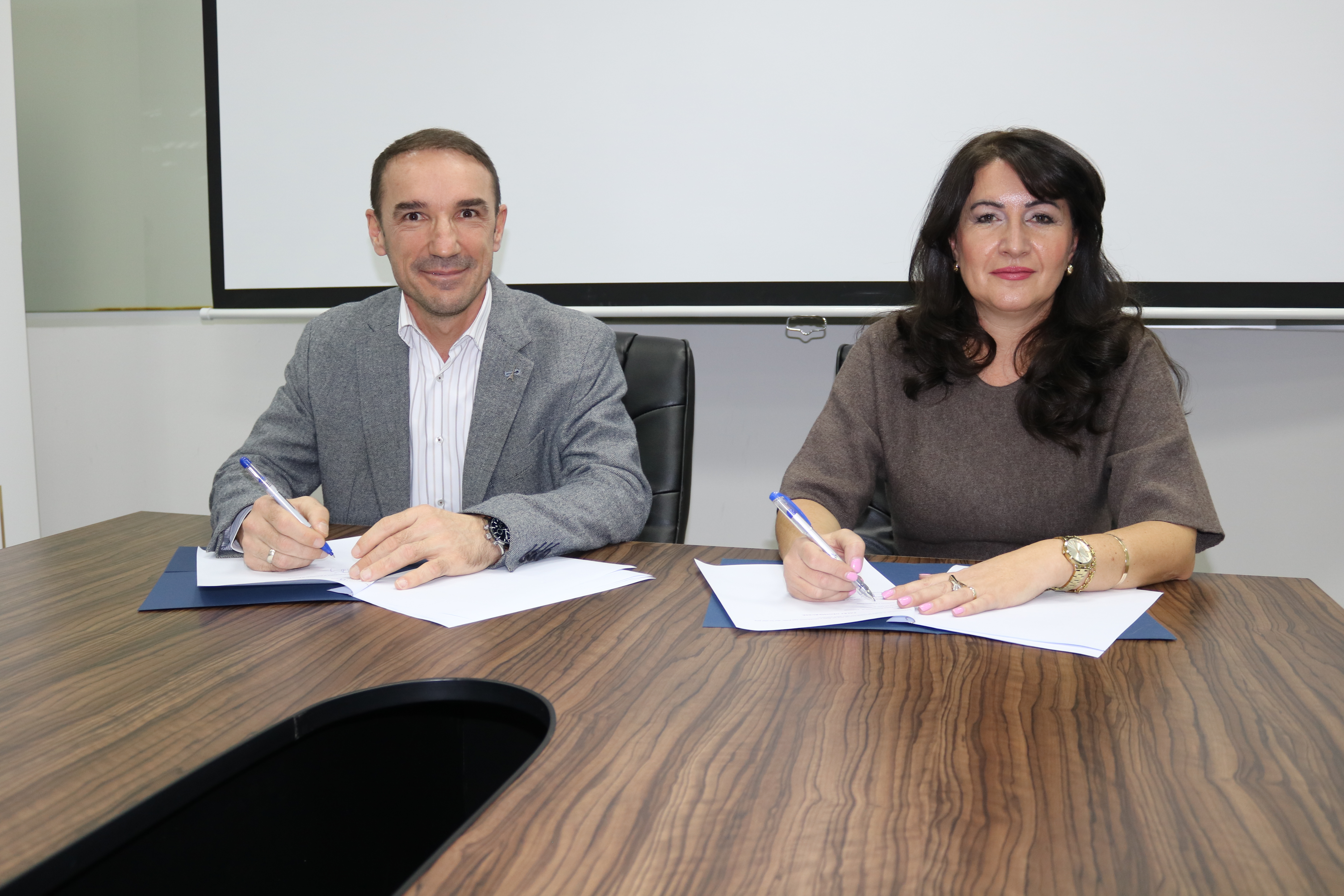 ZKA dhe Oda e Inxhinierëve të Republikës së Kosovës nënshkruajnë marrëveshje bashkëpunimi për fushat me interes të përbashkët 